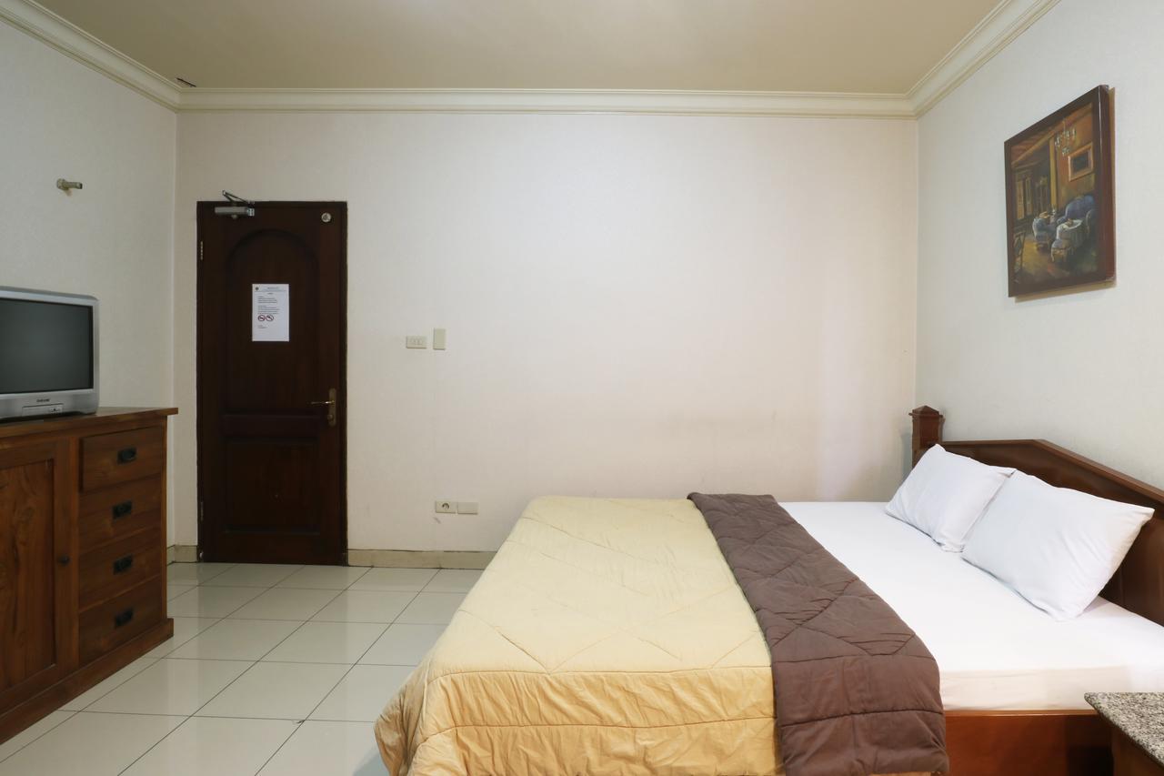Hotel 678 Kemang Powered By Cocotel Jakarta Extérieur photo